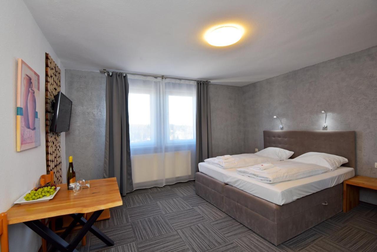 Hotel Zum Gruendle Обергоф Екстер'єр фото